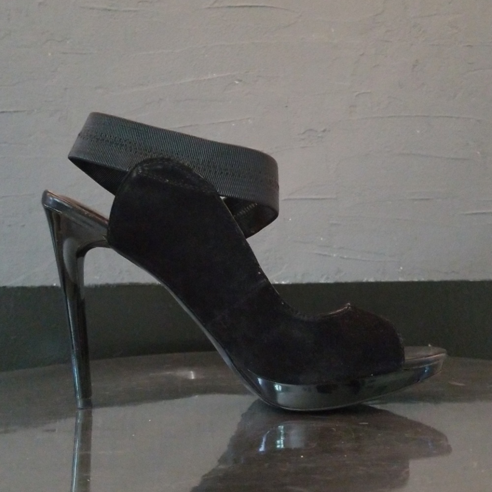 Carlos Santana Suede and Elastic Heels